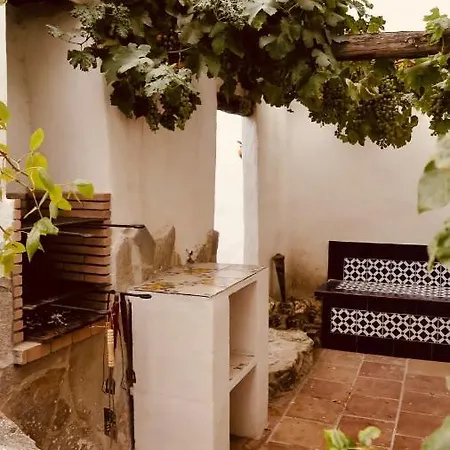 Cortijo Paraiso Charcon Higuera